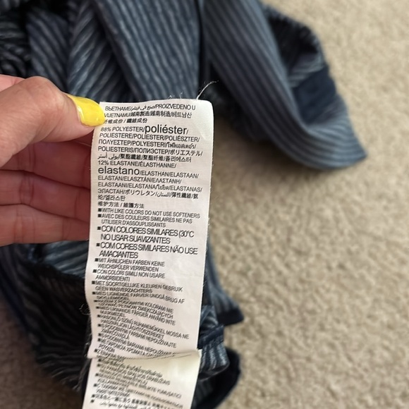 Under Armour Blue and Gray Polo Shirt Casual Style size medium - Picture 6 of 6